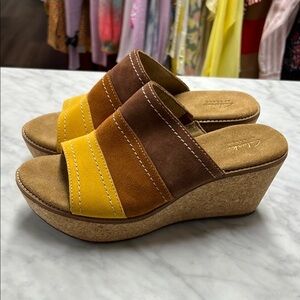 Clarks Aisley Lily Suede Cork 70’s Inspired Cork Wedge Shoes Size 8.5